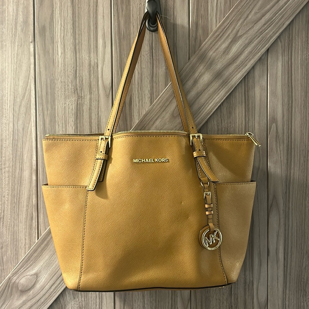 Michael Kors tote